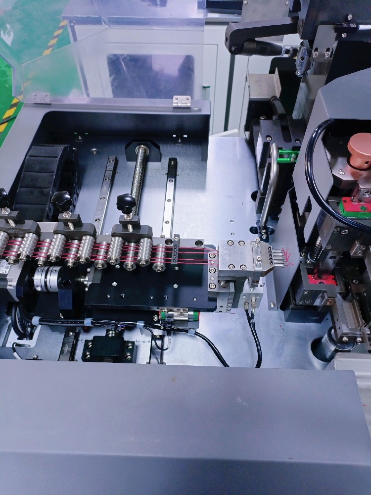 自動(dòng)剝線打端機(jī)，多芯線自動(dòng)打端機(jī)，全自動(dòng)裁線打端機(jī)